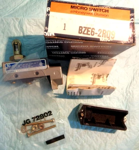 NUOVO in scatola HONEYWELL MICRO SWITCH # BZE6-2RQ9 INTERRUTTORE LIMITE a rulli - Foto 1 di 2