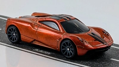 Pagani Huayra / 橙色 / 风火轮 / 2017 — 第 1/2 张图片