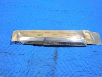 Marco de ventana de puerta Ford LF 1973-79 Pinto NOS 75 77 #D2FZ-6220983-A Foto 1 de 3