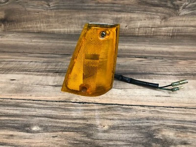 DATSUN 200SX OEM FRONT PASSENGER SIDE TURN SIGNAL LIGHT INDICATOR AMBER 80-83 - Image 1 of 4
