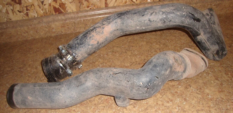 2002 Suzuki Eiger 400 4x4 Quad Runner Air Inlet Air Tube Pipes Breather Duct M11 - Изображение 1 из 1