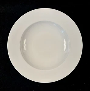 Crate & Barrel Anna White Made in Germany Low Bowl 9.25" NWT Set Of Four (4) - Picture 1 of 7