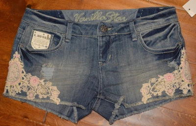 Women's Vanilla Star Floral Crochet Lace Accent Denim Shorties Jrs Shorts 0-9 - Image 1 of 3