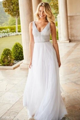 Vestido de novia Sherri Hill 52463 marfil claro plata desfile destino talla 6 Foto 1 de 3