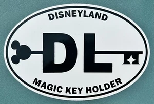 Disneyland Magic Key Holder Car Magnet - Bild 1 von 2