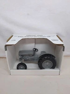 1/16 Spec Cast Ferguson Model 30 Toy Tractor 1993 Great American Toy Show - Picture 1 of 3