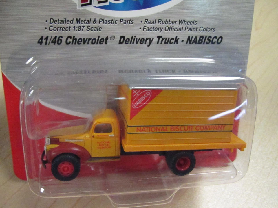 CMW Mini-Metals 30299 HO-Scale 1941-46 Chevrolet Box Delivery Truck - Nabisco - Image 1 of 1