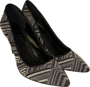 BCBG Paris Pumps Black White Zigzag Women’s 6.5 B Pointed Toe Heels - Picture 1 of 13