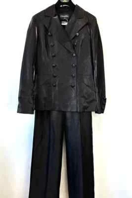 NUEVO con Etiquetas Raro CHANEL 2 PIEZAS TRAJE Pantalones + Chaqueta Negro Lino Brillante CC 38 Foto 1 de 4