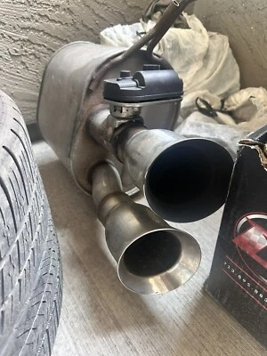 Оригинальные двойные наконечники глушителя выхлопной системы с приводами для Chevrolet Corvette C7 2014-2019 годов выпуска - Изображение 1 из 4