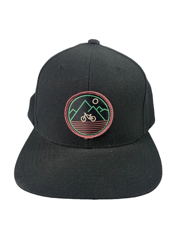 Boné de mountain bike Snap Back preto plano Bill ciclismo gráfico masculino Yupoong - Imagem 1 de 4