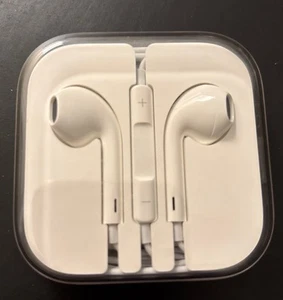 APPLE | NEW Earbuds White Wired 3.5MM Jack Authentic Never Used - Zdjęcie 1 z 3