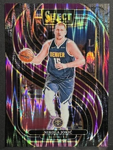 2024-25 Panini Select - Nikola Jokić Premier Level Purple Flash Prizm #140 /249 - Bild 1 von 2