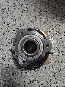 Jeep Grand Cherokee 05-10 Wheel Bearing and Hub Assembly Front Passenger *NEW* - Bild 1 von 5
