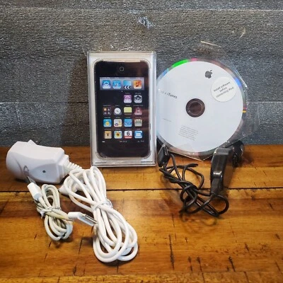 Apple iPod Touch 2nd Generation Black  8GB   - Image 1 of 4