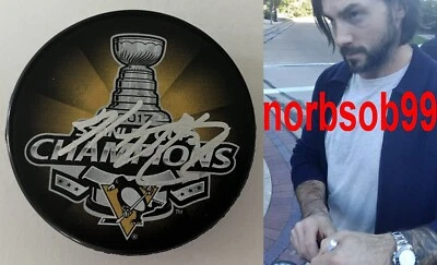KRIS LETANG SIGNED PITTSBURGH PENGUINS 2017 STANLEY CUP PUCK w/PROOF BECKETT COA - Image 1 of 4