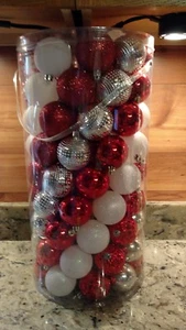 1 TUBE OF 100 BRAND NEW CHRISTMAS TREE ORNAMENTS (HANGARS NOT INCLUDED) - Photo 1/9