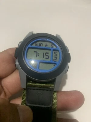 NIXON A489 1376 Reloj Hombre Cuarzo Digital 100M Impermeable De Japón Usado Foto 1 de 4