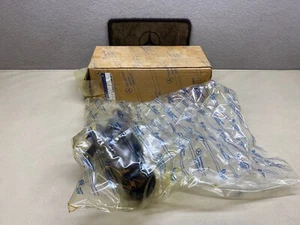 Mercedes Benz A1101804001 Oil Pump M110 New Genuine - Foto 1 di 12
