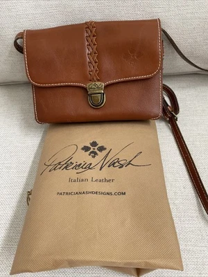 Bolso Bandolera Patricia Nash, Cuero Sillín, Compartimentos, Se Abre a Cartera Foto 1 de 4