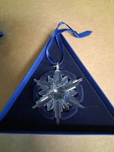 SWAROVSKI 2006 ANNUAL EDITION SNOWFLAKE CRYSTAL CHRISTMAS ORNAMENT IN BOX - Picture 1 of 7