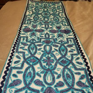 Pier 1 Imports Table Runner Beaded Embroidered 15" x 43" Cotton Blue & Turquoise - Afbeelding 1 van 10