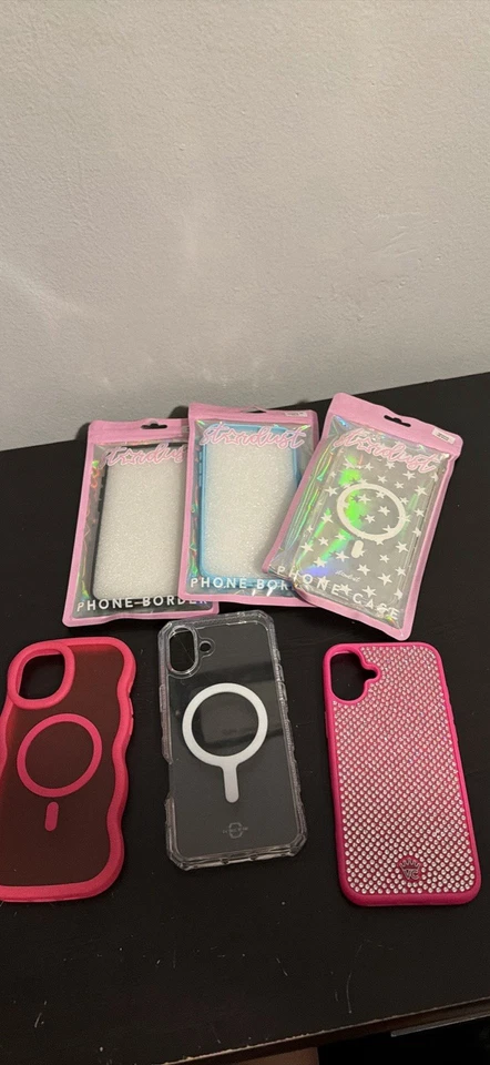 Fundas iPhone 16 PLUS. Todo en increíble estado. No se separará Foto 1 de 1