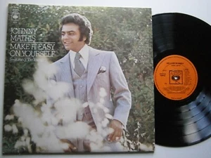 JOHNNY MATHIS: Make It Easy On Yourself (CBS) 1972 LP - Imagen 1 de 2