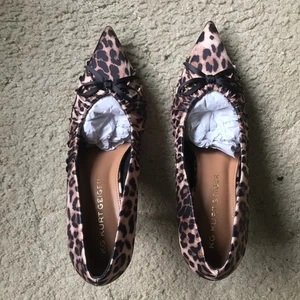 New & Boxed; Kurt Geiger, 'Annie' Leopard Tan Combination, Court Shoe, Size 8 UK - Picture 1 of 11