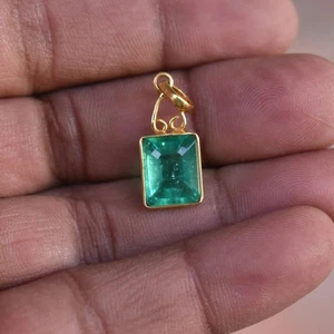 Solid 14k Gold Pendant Emerald Gemstone Pendant Minimalist Pendant Gold Charm - Picture 1 of 6
