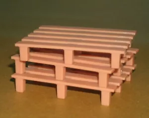 Drei Versandpaletten im Maßstab 1:32 (2" x 1,75") Mini Diorama Display Zubehör - Bild 1 von 6