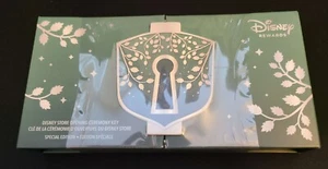 Disney Store Rewards Visa Exclusivo Metal Apertura Ceremonia Llave En Caja EN MANO NUEVO - Imagen 1 de 6