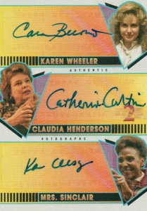 Tarjeta de autógrafo triple de Stranger Things 2, Cara Buono/Curtin/Ceesay #04/10 - Imagen 1 de 2
