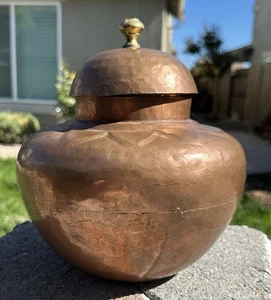 Vintage Solid Copper Jardiniere w/Lid - Hammered Finish with Brass Handle 9.5” - Picture 1 of 8