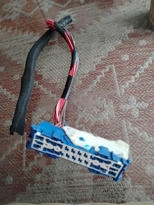 15 16 17 18 19 20 21 Dodge Ram 1500 TIPM Fuse Box Wiring Harness Plug Pigtail - Image 1 of 3