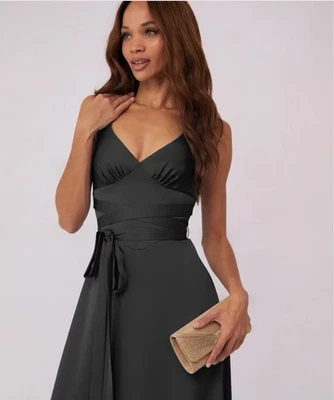 Vestido Barbie Azazie Cuello Imperio Cintura Caída Satinado Talla 18 Negro Nuevo con Etiquetas Dama de honor Foto 1 de 4