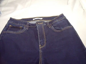 Pantalones de mezclilla ajustados para mujer Levi's 721 talla 31 elásticos lavado oscuro azul - Imagen 1 de 4