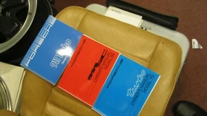 Porsche 911 owners manual - Bild 1 von 1