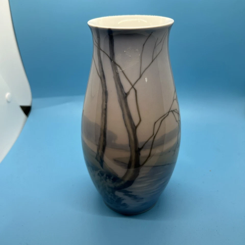 Jarrón Bing and Grondahl Art Nouveau - Flores blancas Foto 1 de 4