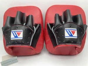 Winning CM-10 Boxeo Pequeños Mitones de Punzonado Mitones Ovalados Par Izquierdo y Derecho NUEVO - Imagen 1 de 13