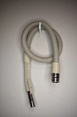 Vintage Generic Electrolux 真空电动软管 灰色 — 第 1/4 张图片