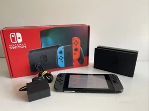 Nintendo Switch HAC-001(-01) Handheld Console Bundle. Joycons, Dock, Free P&P - Picture 1 of 10