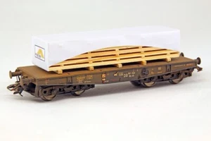 HO Scale Loads - HO1342 - Timber Beam stack under partial tarpaulin - Picture 1 of 3