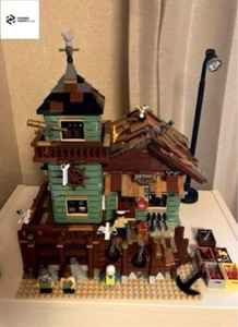LEGO Ideas (CUUSOO) Old Fishing Store 21310 In 2017 Used Retired P2 - Picture 1 of 20