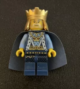 Lego Castle Minifigure the Lion King from Set 70404, No Sword - Picture 1 of 3