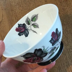 Royal Albert Masquerade large sugar bowl red black rose design 5” diameter 1950s - Picture 1 of 5