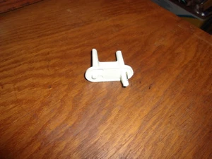 BRANDNEU WHIRLPOOL KÜHLSCHRANK CRISPER SCHUBLADE ABDECKUNG WANDBOLZEN 937521 - Bild 1 von 4