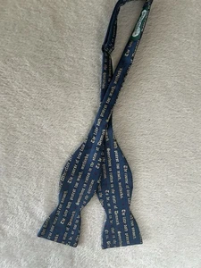 Beau Ties of Vermont Shakespeare Quotes Bow Tie Blue Silk - Picture 1 of 3
