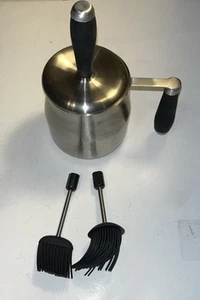 Williams Sonoma Basting Pot Stainless Steel with Lid & 2 Removable Brushes - Picture 1 of 6
