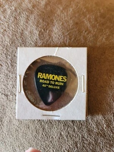 Ramones Road To Ruin 40th Deluxe RARE US Promo Guitar Pick Arturo Johnny Joey - Bild 1 von 2